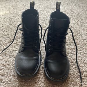Doc Martens Leather Boots - Women’s size US 8
